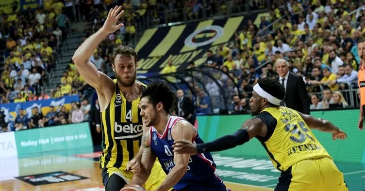 Anadolu Efes, Fenerbahçe Beko’ya fark attı