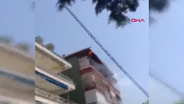 Son dakika: İstanbul Büyükçekmece'de kokrkutan yangın! 5 katlı apartmanın çatısı yandı