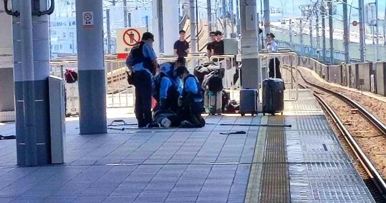 Japonya’da trende bıçaklı saldırı