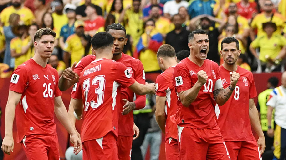 İsviçre futbol takımının oyuncuları seviniyor, 2026 Dünya Kupası son 16 turu maçı