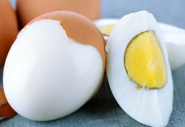 Karatay uyardı: Yumurtayı böyle yemeyin!