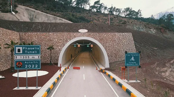 antalyayi-ege-ve-ic-anadoluya-bagliyor-100-yillik-ruya-gercek-oldu-1650252705370.jpg