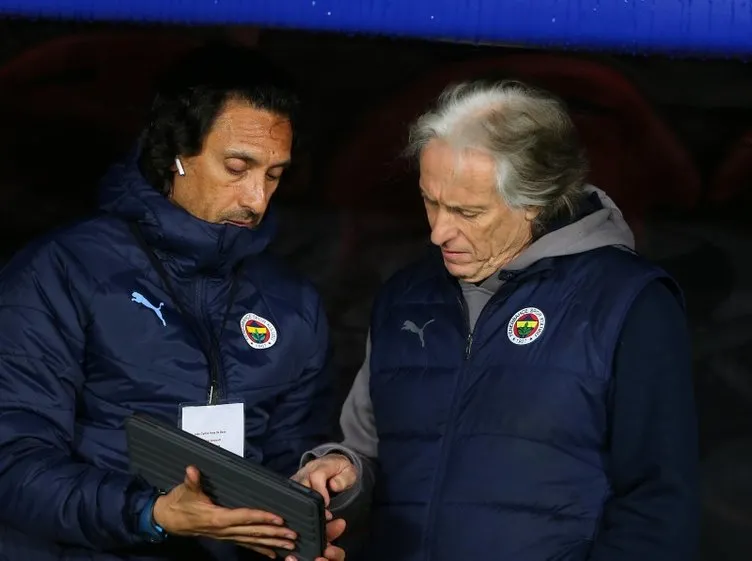 Son dakika haberi: Fenerbahçe’de Jorge Jesus’un yerine gelecek ismi açıkladılar! Kimse bunu beklemiyordu...