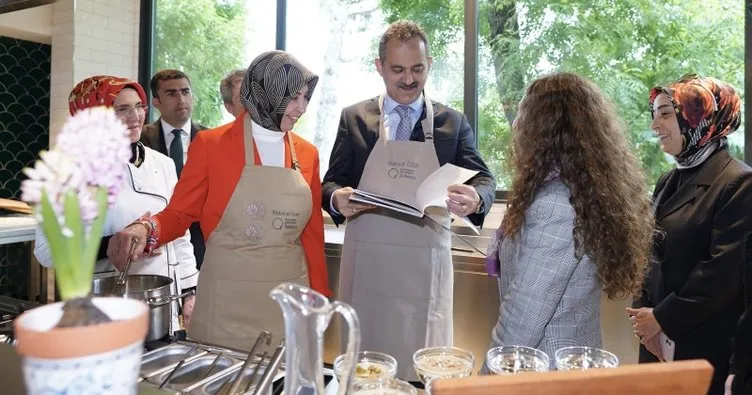 Bakan Özer, Sabancı Olgunlaşma Enstitüsü bünyesinde kurulan ilk Türk Mutfak Sanatları Atölyesi’ni açtı