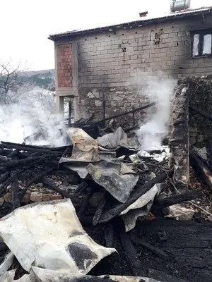 Kastamonu’da bir ahşap ev yandı