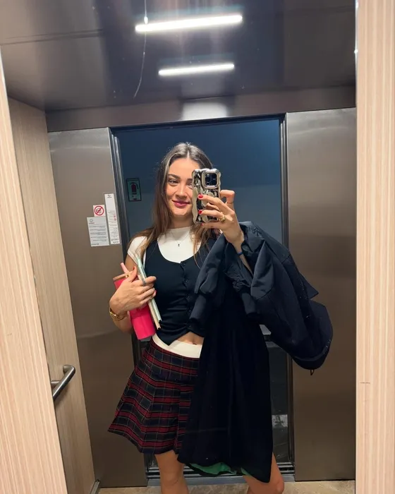 25’lik voleybolcu güzelliğiyle ortalığı çatlattı... Zehra Güneş’in ayna pozları ortalığı yıkıp geçti! Her geçen gün daha da büyüleyici