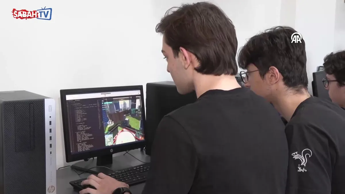 Liselilerin geliştirdiği yazılımla uzayda yapılacak deney sanal ortamda simüle edilebiliyor | Video videosunu izle Liselilerin geliştirdiği yazılımla uzayda yapılacak deney sanal ortamda simüle edilebiliyor | Video videosunu izle