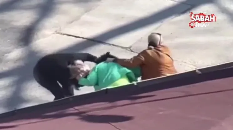 Bursa’da kadınlar saç saça birbirlerine girdi, o anlar kamerada | Video