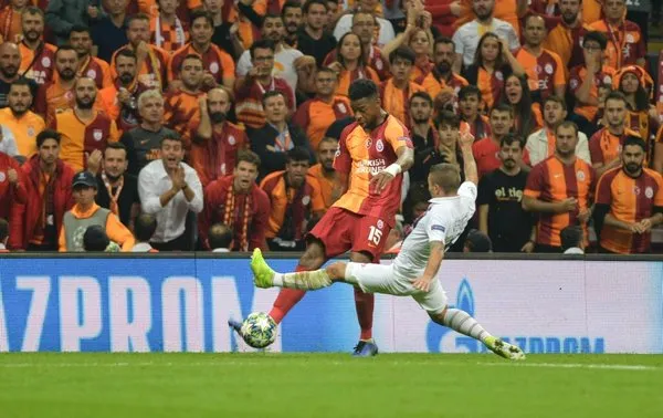 Taraftarının alkışını aldı ama... Galatasaray tarihi fırsatı yine kaçırdı!