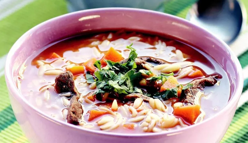 Biftekli Arpa Şehriye Çorbası Tarifi