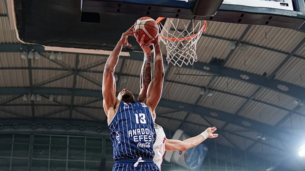 Anadolu Efes’ten Karşıyaka’ya 101 sayı!
