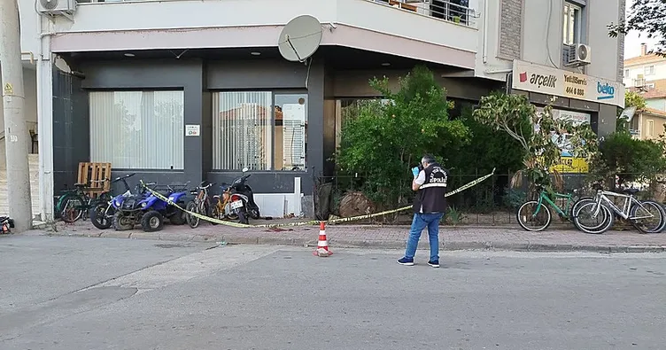 Evinin önünde silahlı saldırıya uğradı!