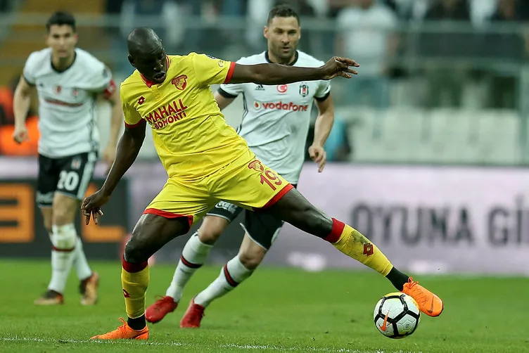 Demba Ba'ya tribünlerden büyük tepki!