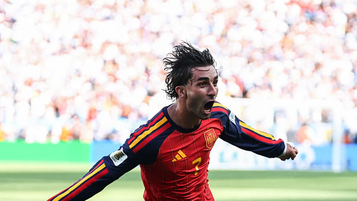 Paris Saint-Germain, Ferran Torres'i transfer etti