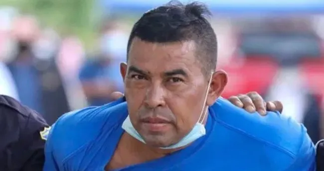 El Salvador'da cinayetle suçlanan eski polisin bahçesinde 14 ceset bulundu  - Son Dakika Haberler