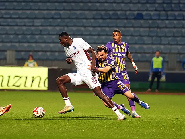 son-dakika-trabzonspor-ikinci-yarida-acildi-eyupsporu-maglup-etti-1773860032985.jpg