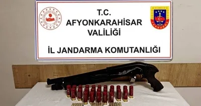 Şüpheli araçtan silah ve mermi çıktı