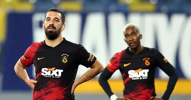 SON DAKİKA | Galatasaray’da Mostafa Mohamed’e kırmızı kart şoku! Hakeme büyük tepki!