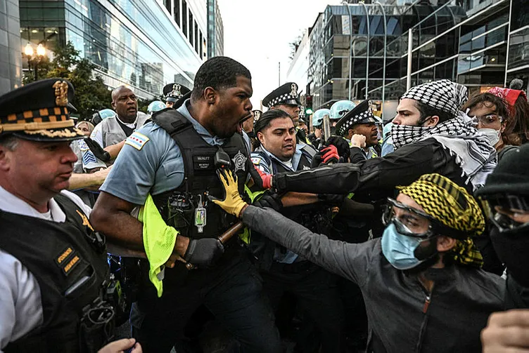 Evrensel değer yok: Batı menfaatleri var! İsrail’e silah serbest, Filistin’e slogan yasak