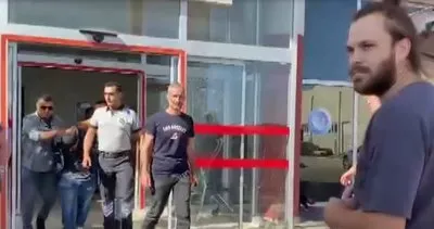 Ayvalık’ta bir meczup Atatürk anıtına balyozla saldırdı #balikesir