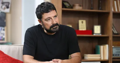 Bülent İnal’dan duygu dolu şiir performansı