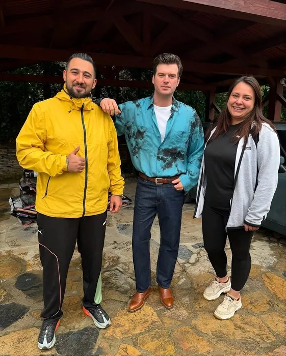 Kıvanç Tatlıtuğ mavi gömlekli paylaşımıyla hayran bıraktı! Takipçilerinden övgü yağdı: O bir süpermen