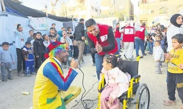 Gazzeli çocuklara 23 Nisan neşesi