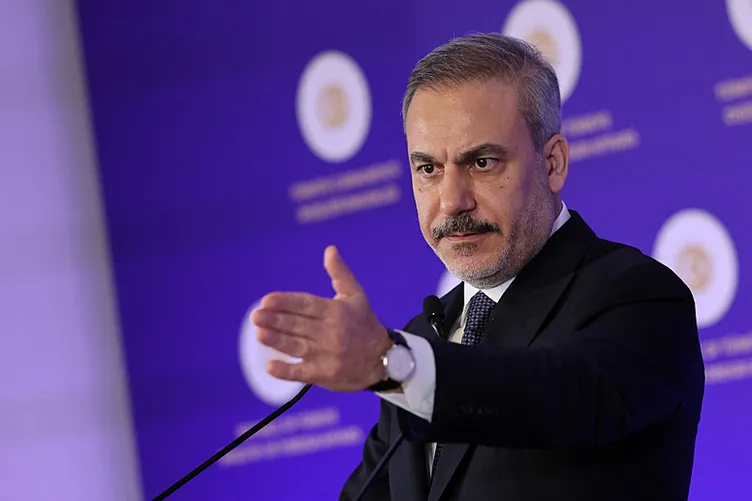 Bakan Fidan’ın sözleri Fransa’nın gündemine oturdu! Ülke basınında Suriye çıkışı: Türkiye tavrını koydu!