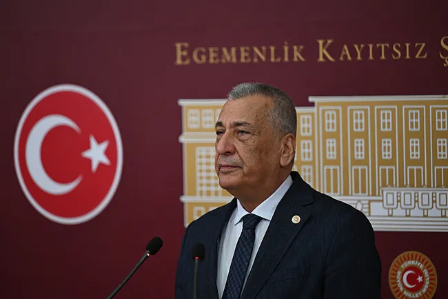 son-dakika-kemal-kilicdaroglunun-arinma-cagrisi-sonrasi-chp-karisti-gaziantep-milletvekili-hasan-ozturkmen-hak-1779367882701.jpg SON DAKİKA... Kemal Kılıçdaroğlu'nun 'arınma' çağrısı sonrası CHP karıştı! Gaziantep Milletvekili Hasan Öztürkmen hakkında ihraç talebi!