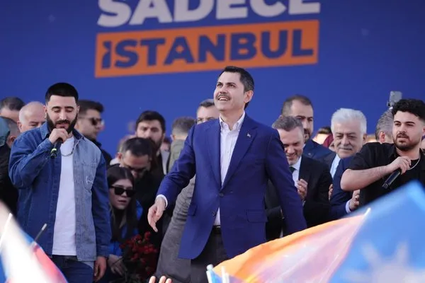 istanbullular-5-yildir-bu-beceriksiz-liyakatsiz-yonetimin-elinde-cile-cekiyor-1710084384725.jpeg