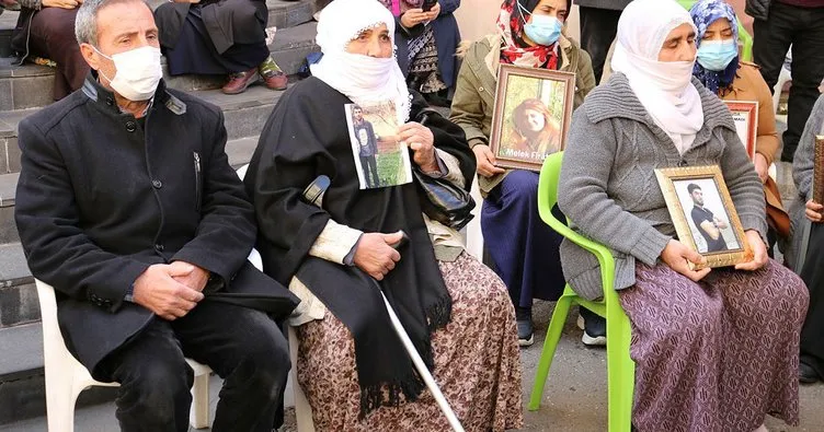 Diyarbakır annelerinin evlat nöbetine iki aile daha katıldı