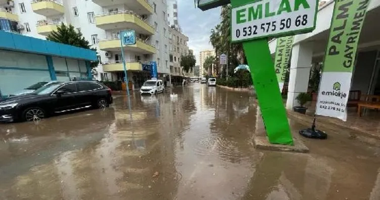 Mersin’de şiddetli yağış! Bazı binaların giriş katlarında su baskınları yaşandı