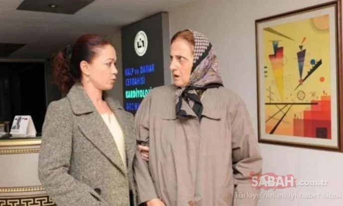 Bennu Yıldırımlar bu kez de ‘Yaprak Dökümü’nün diğer yıldızlarıyla bir araya geldi! 18 yıl aradan sonra…