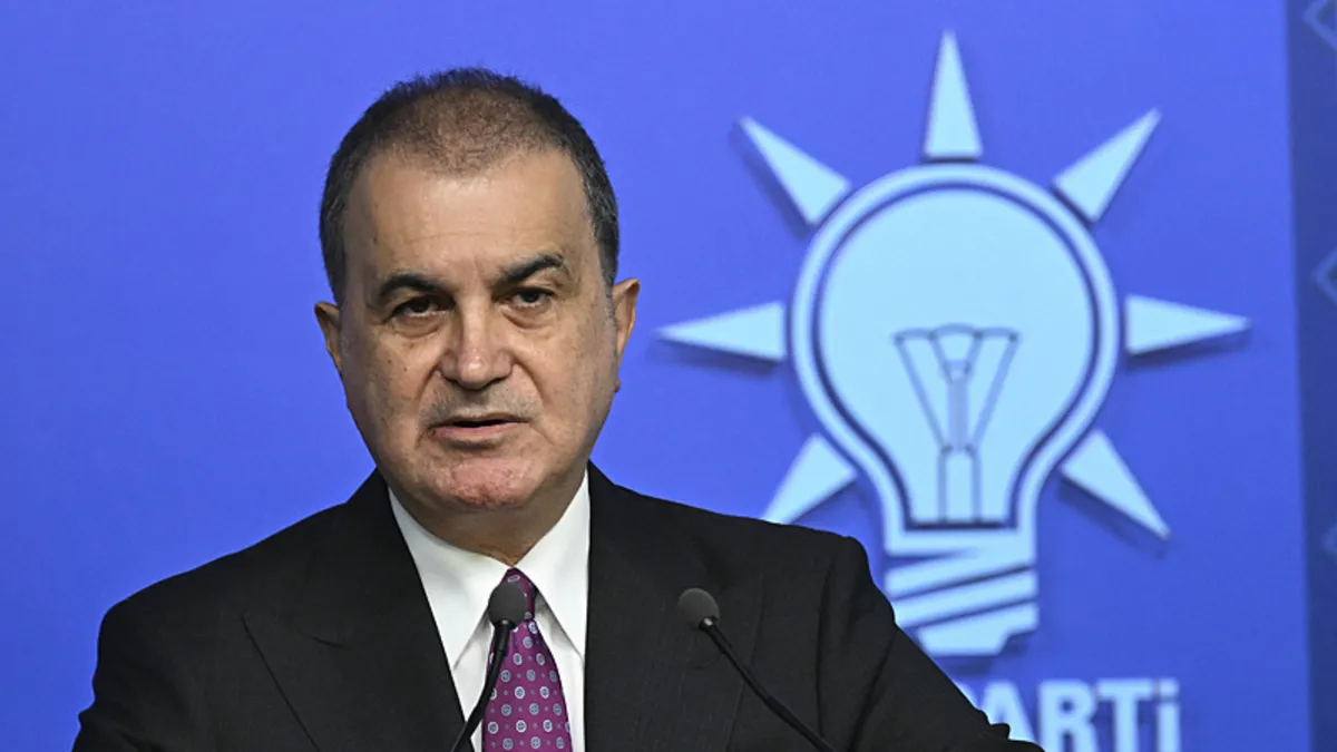 SON DAKİKA | AK Parti Sözcüsü Ömer Çelik: Fon şeytanlarının üzerine kararlılıkla gidiyoruz haber görseli