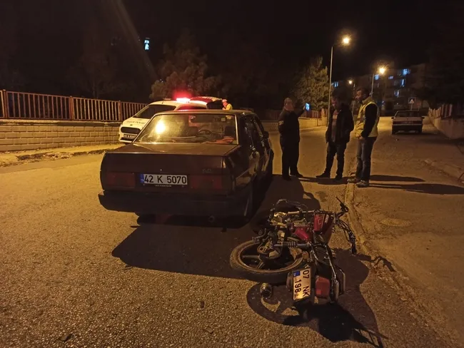 konyada-otomobil-ile-motosiklet-carpisti-2-kisi-yaralandi-1730839654354.jpg