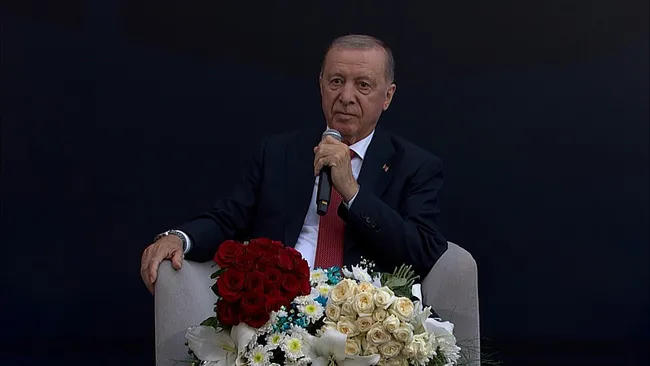 baskan-erdogan-genclerle-bulustu-samsunda-genclik-bulusmasi-1789413342890.jpeg Başkan Erdoğan Samsun'da gençlerle buluştu: