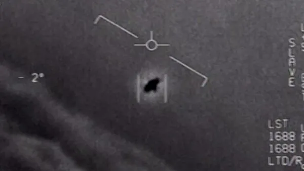 Son dakika: ABD dünyayı şoke eden UFO görüntülerini ilk kez yayınlandı! 'Pentagon, uzaylıların varlığını...' | Video