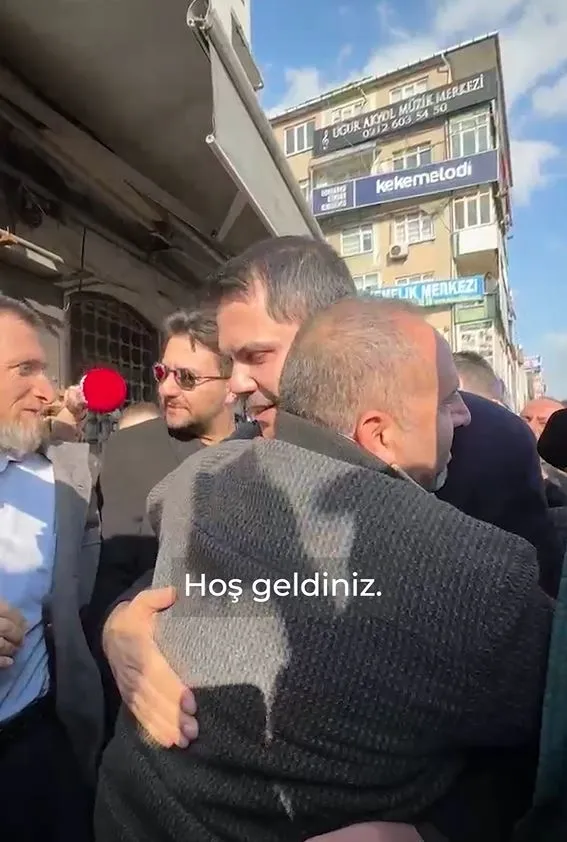 Şirinevler'de Murat Kurum'la karşılaşan vatandaş: Biz Kürtler sizi destekleyeceğiz