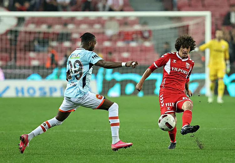 samsunspor-basaksaehir-macinda-kazanan-yok-1698012271133.jpg