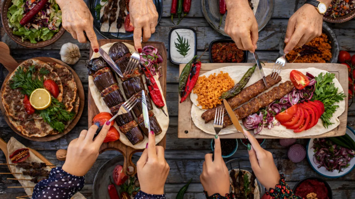 Her lokmasında memleket var! Türkiye’nin dört bir köşesinden nefis tarifler Her lokmasında memleket var! Türkiye’nin dört bir köşesinden nefis tarifler