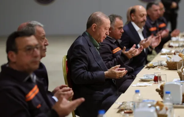 son-dakika-baskan-erdogandan-hayat-pahaliligi-ile-mucadele-mesaji-bu-kayiplarin-hepsini-telafi-edecegiz-1651432152948.jpg