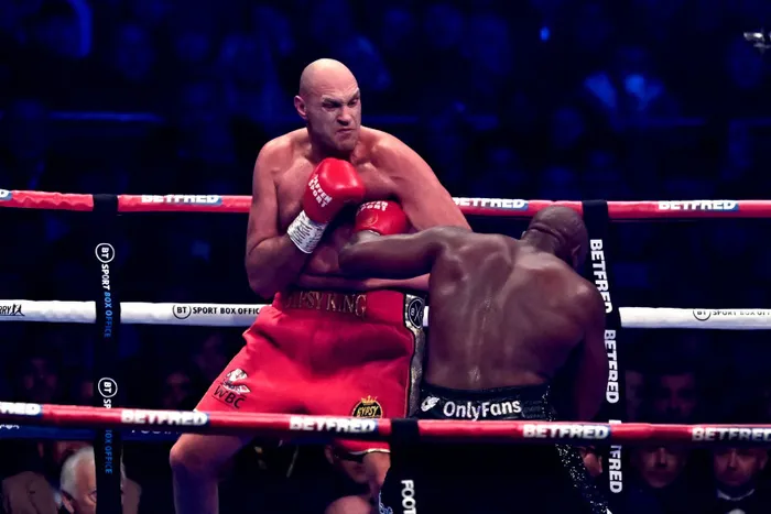 derek-chisorayi-yenen-tyson-fury-unvanini-korudu-1670143413834.jpg