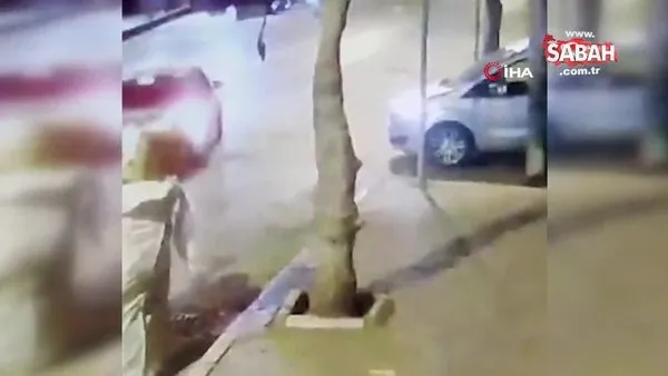 İzmir'de oyuncak tüfekle gasp anı kamerada | Video