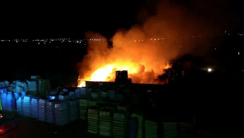 Kocaeli’de palet fabrikasında yangın - 3