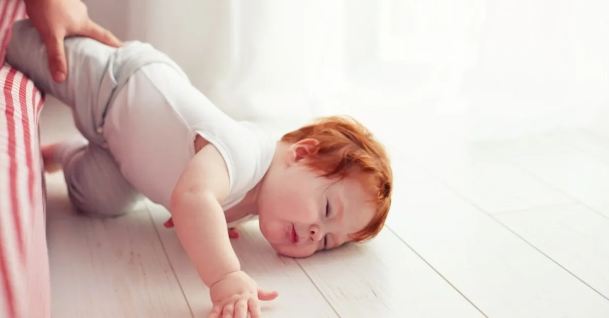 Bebeginiz Dustuyse Bu 10 Belirtiye Dikkat Saglik Haberleri