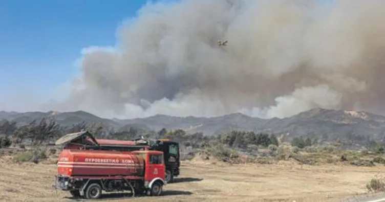 Yunanistan alevlerle baş edemiyor
