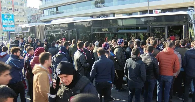 Trabzonsporlu taraftarlar Türk Telekom Stadı’nda