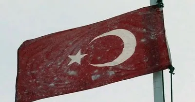 Mehmetçik’ten bayrak donduran soğukta vatan nöbeti!