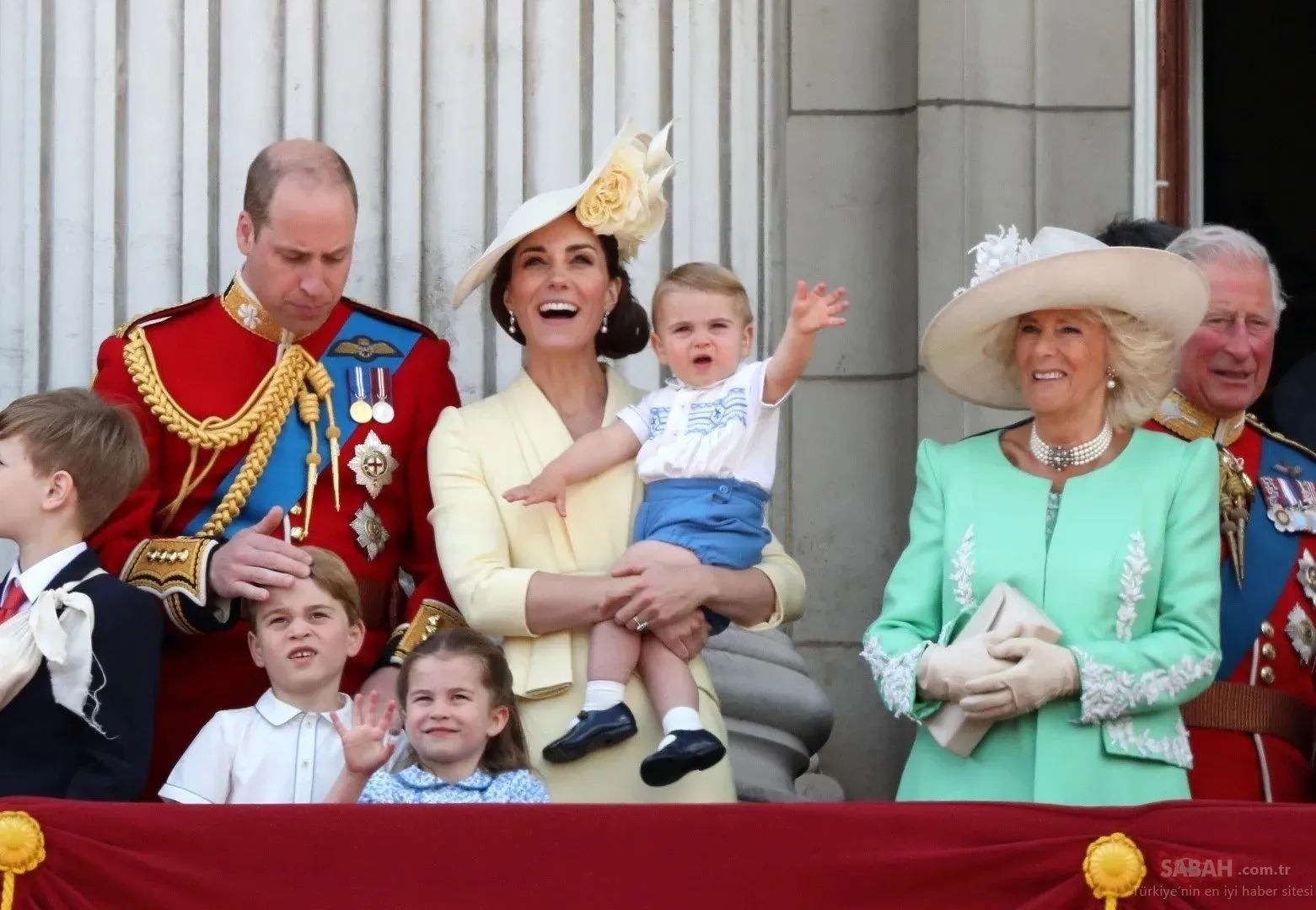 Kraliyet ailesinin yeni üyesi geldi! Kate Middleton açıkladı: “Hayatımıza sevgi ve neşe geldi”