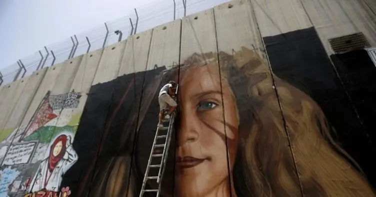 İsrail, Temimi’nin resmini çizen İtalyan sanatçıları sınır dışı etti!